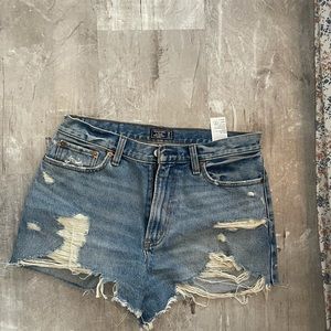 Abercrombie and Fitch high rise short